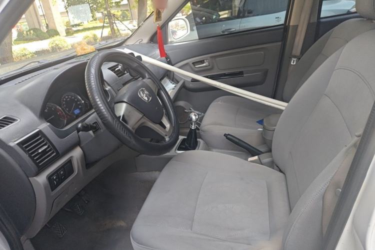 Used BAIC Weiwang M20 2014 1.5L practical type BJ415A Left Front Seat