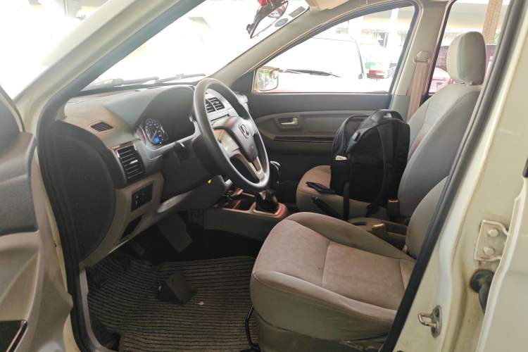 Used BAIC Weiwang M20 2014 1.5L Basic Version DAM15DL Left Front Seat