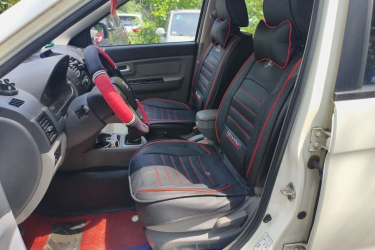 Used BAIC Weiwang M20 2014 1.5L practical type BJ415A Left Front Seat