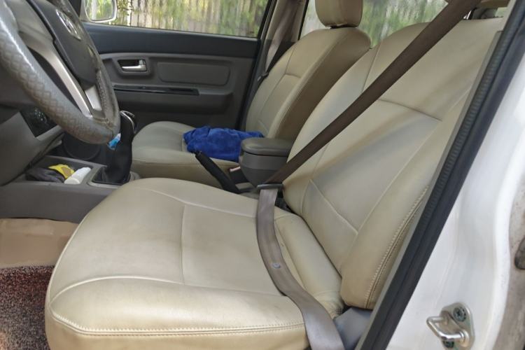 Used BAIC Weiwang M20 2014 1.5L practical type BJ415A Left Front Seat