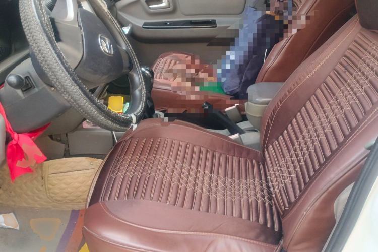 Used BAIC Weiwang M20 2014 1.5L Basic Version DAM15DL Left Front Seat
