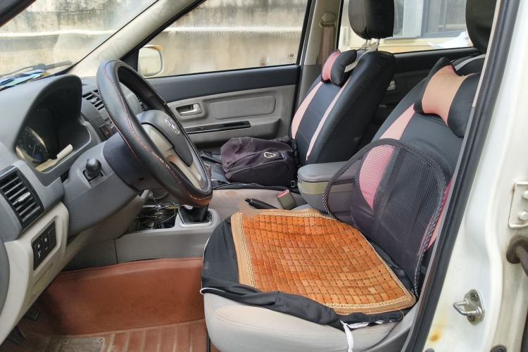 Used BAIC Weiwang M20 2014 1.5L Basic Version BJ415B Left Front Seat