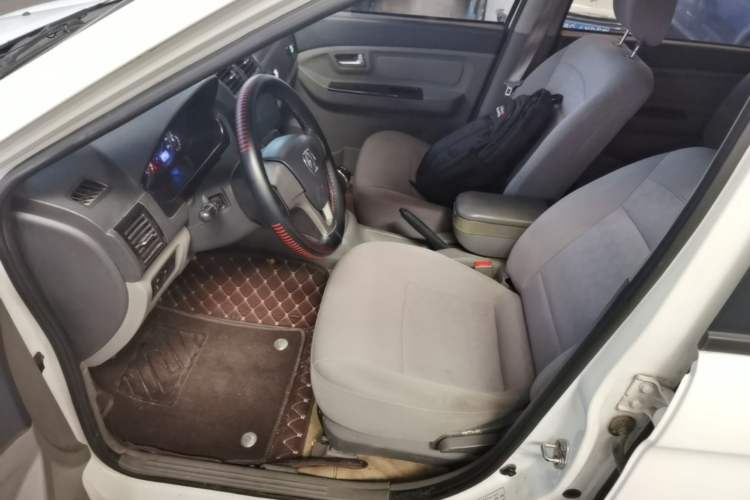 Used BAIC Weiwang M20 2014 1.5L practical type BJ415A Left Front Seat