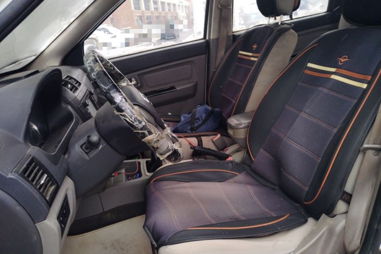 Used BAIC Weiwang M20 2014 1.5L Basic Version DAM15DL Left Front Seat