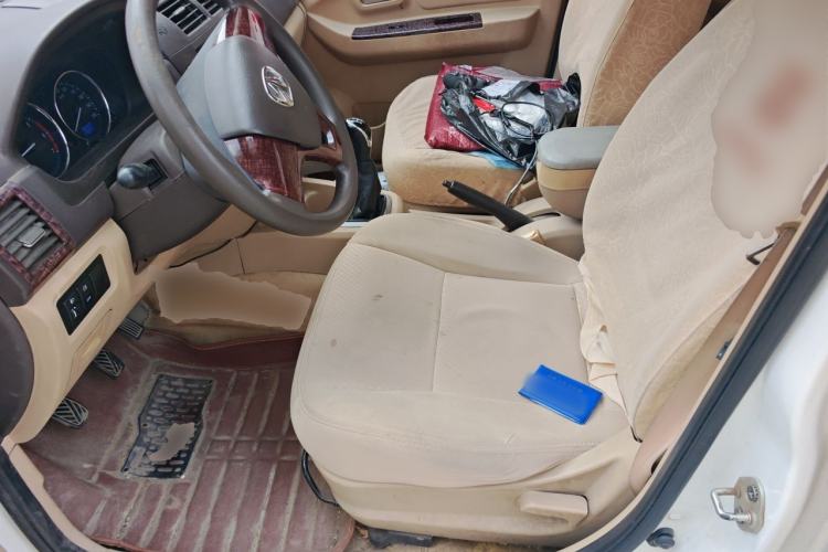 Used BAIC Weiwang M20 2014 1.5L Basic Version DAM15DL Left Front Seat