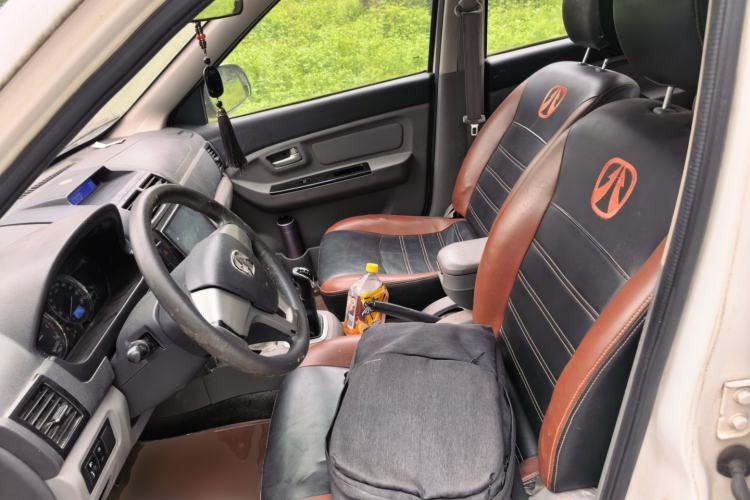 Used BAIC Weiwang M20 2014 1.5L Basic Version BJ415B Left Front Seat