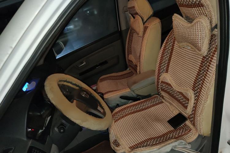 Used BAIC Weiwang M20 2014 1.5L practical type BJ415A Left Front Seat