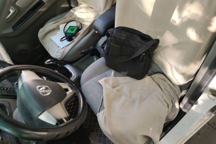 Used BAIC Weiwang M20 2014 1.5L practical type BJ415A Left Front Seat