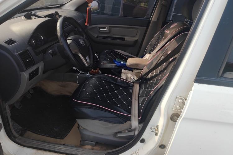Used BAIC Weiwang M20 2014 1.5L practical type BJ415A Left Front Seat