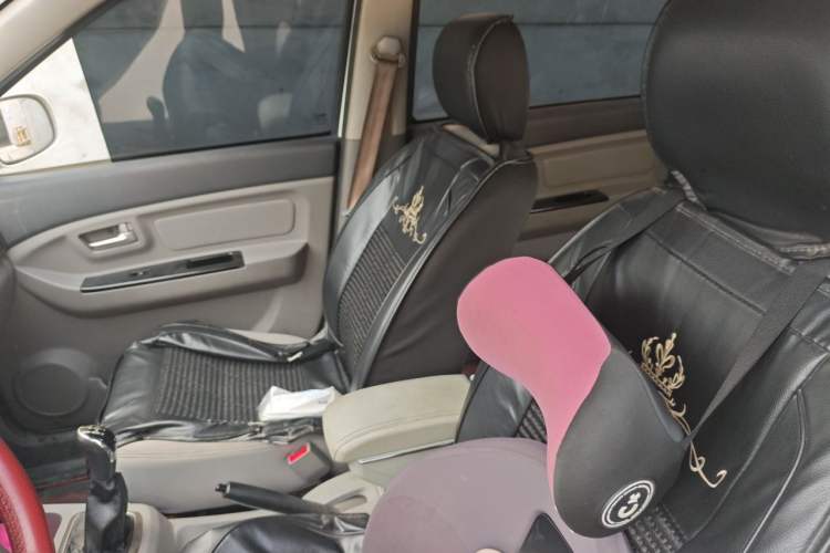 Used BAIC Weiwang M20 2014 1.5L Basic Version BJ415B Left Front Seat