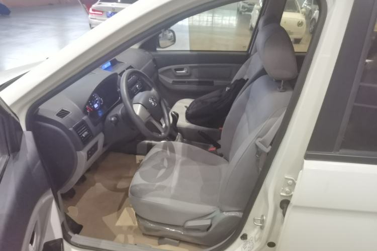 Used BAIC Weiwang M20 2014 1.5L practical type BJ415A Left Front Seat