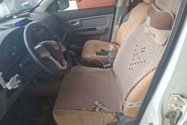 Used BAIC Weiwang M20 2014 1.5L practical type BJ415A Left Front Seat