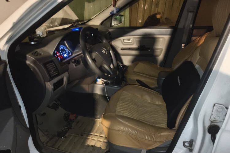 Used BAIC Weiwang M20 2014 1.5L practical type BJ415A Left Front Seat