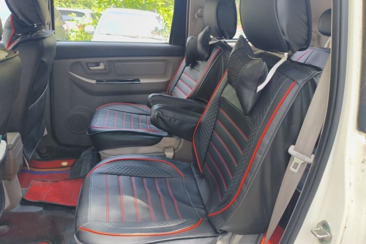 Used BAIC Weiwang M20 2014 1.5L practical type BJ415A Left Rear Seat