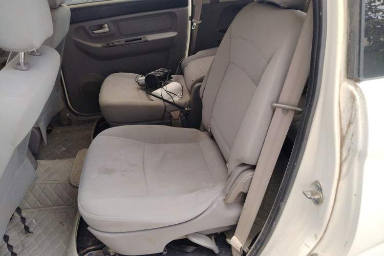 Used BAIC Weiwang M20 2014 1.5L practical type BJ415A Left Rear Seat