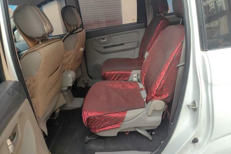 Used BAIC Weiwang M20 2014 1.5L Comfort Version BJ415B Left Rear Seat