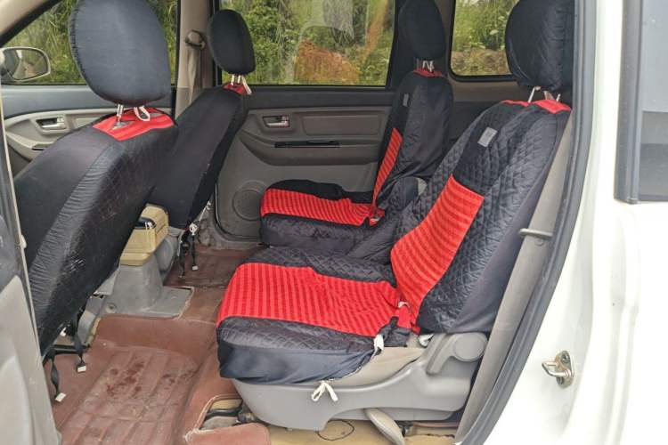 Used BAIC Weiwang M20 2014 1.5L practical type BJ415A Left Rear Seat