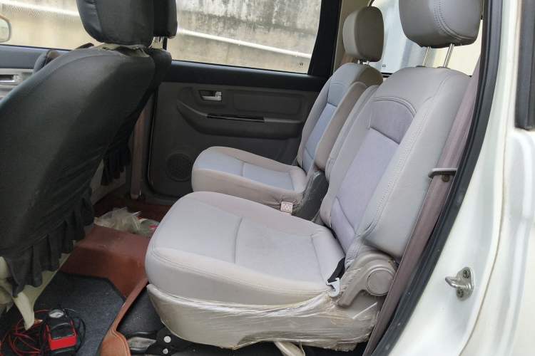 Used BAIC Weiwang M20 2014 1.5L Basic Version BJ415B Left Rear Seat