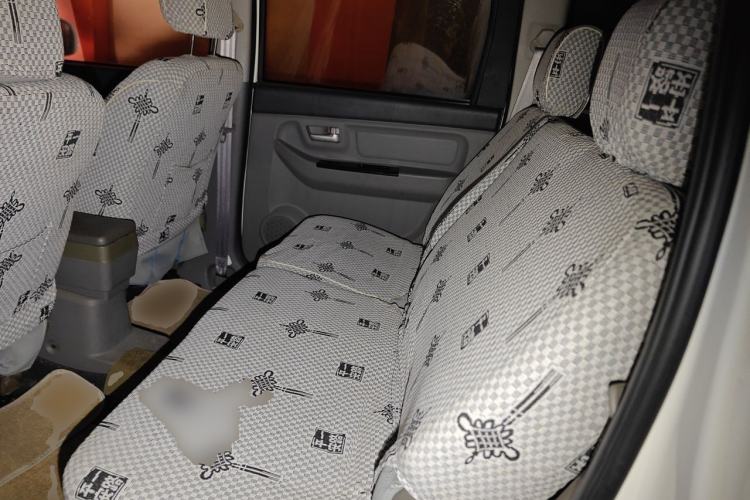 Used BAIC Weiwang M20 2014 1.5L Basic Version DAM15DL Left Rear Seat