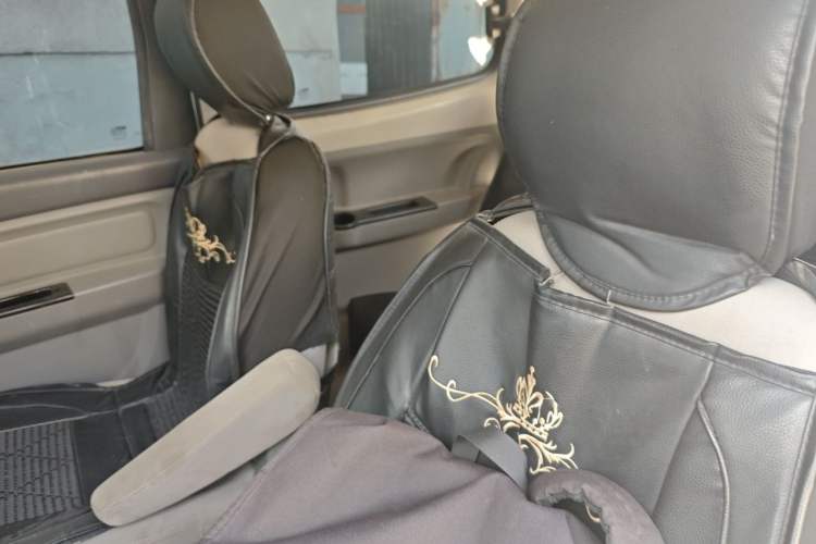 Used BAIC Weiwang M20 2014 1.5L Basic Version BJ415B Left Rear Seat