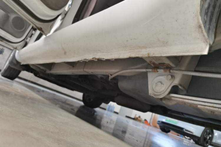Used BAIC Weiwang M20 2014 1.5L practical type BJ415A Left Side Sill