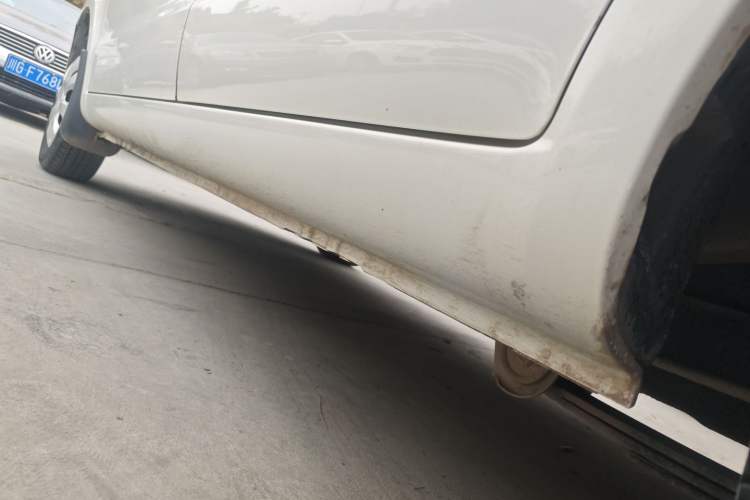 Used BAIC Weiwang M20 2014 1.5L practical type BJ415A Left Side Sill