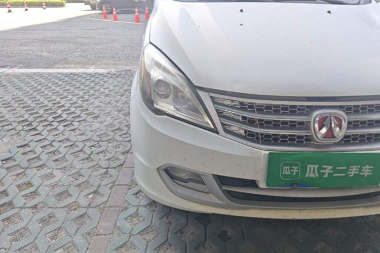 Used BAIC Weiwang M20 2014 1.5L practical type BJ415A Right Front Headlight
