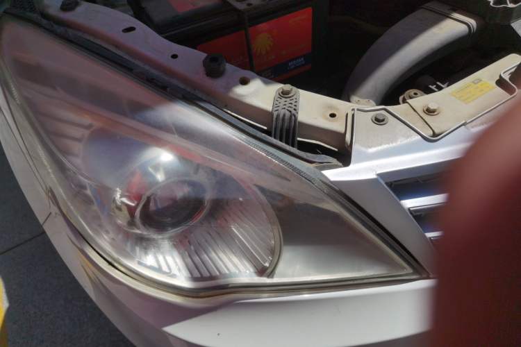 Used BAIC Weiwang M20 2014 1.5L Basic Version DAM15DL Right Front Headlight