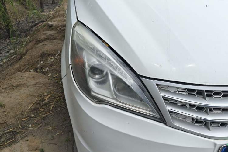 Used BAIC Weiwang M20 2014 1.5L practical type BJ415A Right Front Headlight