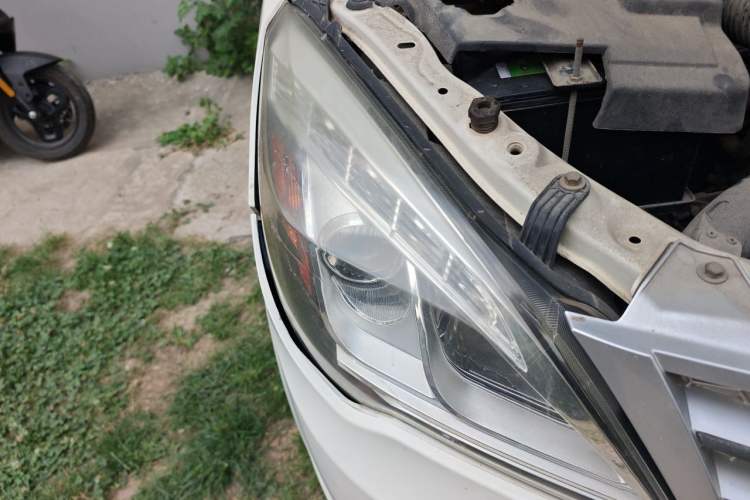 Used BAIC Weiwang M20 2014 1.5L Comfort version DAM15DL Right Front Headlight