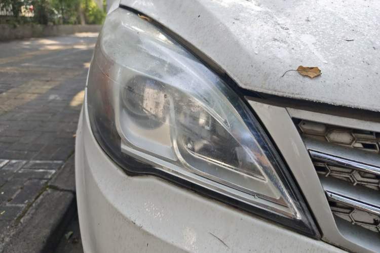 Used BAIC Weiwang M20 2014 1.5L practical type BJ415A Right Front Headlight