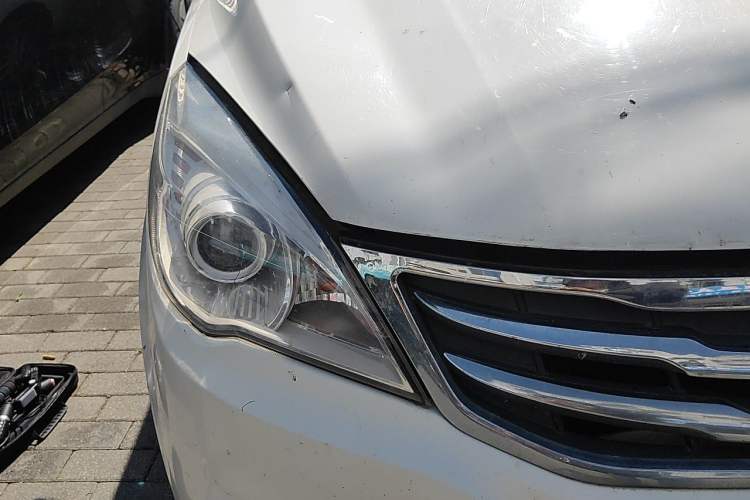 Used BAIC Weiwang M20 2014 1.5L Comfort version DAM15DL Right Front Headlight