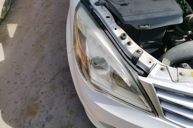 Used BAIC Weiwang M20 2014 1.5L practical type BJ415A Right Front Headlight
