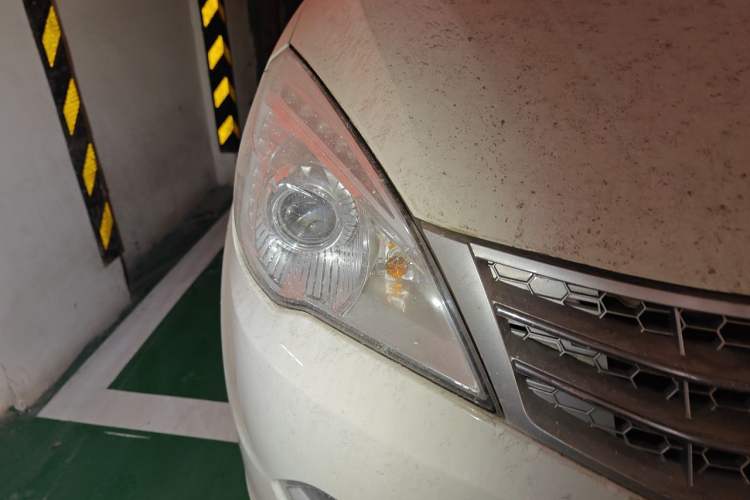 Used BAIC Weiwang M20 2014 1.5L Basic Version DAM15DL Right Front Headlight