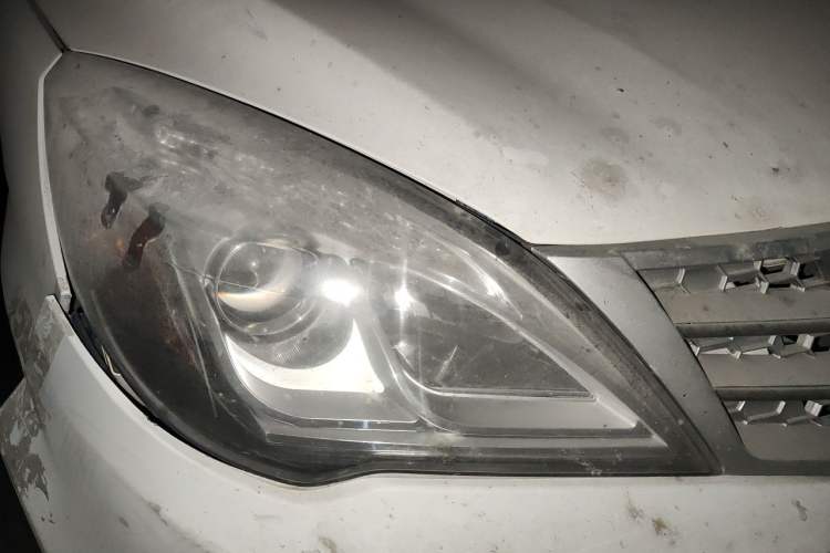 Used BAIC Weiwang M20 2014 1.5L practical type BJ415A Right Front Headlight