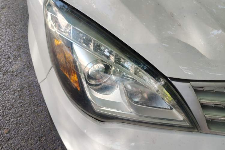 Used BAIC Weiwang M20 2014 1.5L practical type BJ415A Right Front Headlight
