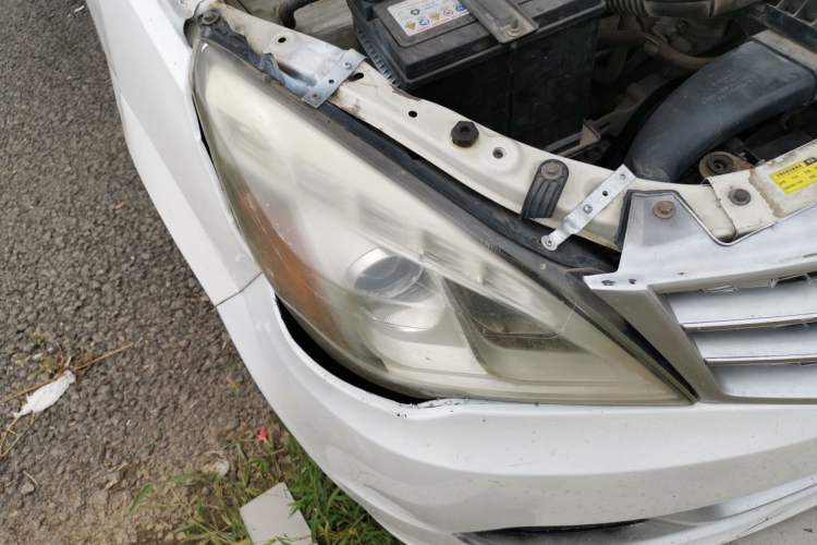 Used BAIC Weiwang M20 2014 1.5L Comfort version DAM15DL Right Front Headlight