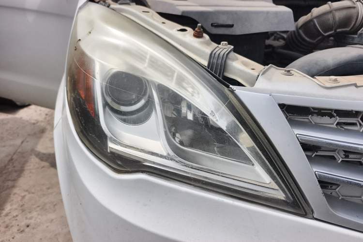 Used BAIC Weiwang M20 2014 1.5L practical type BJ415A Right Front Headlight