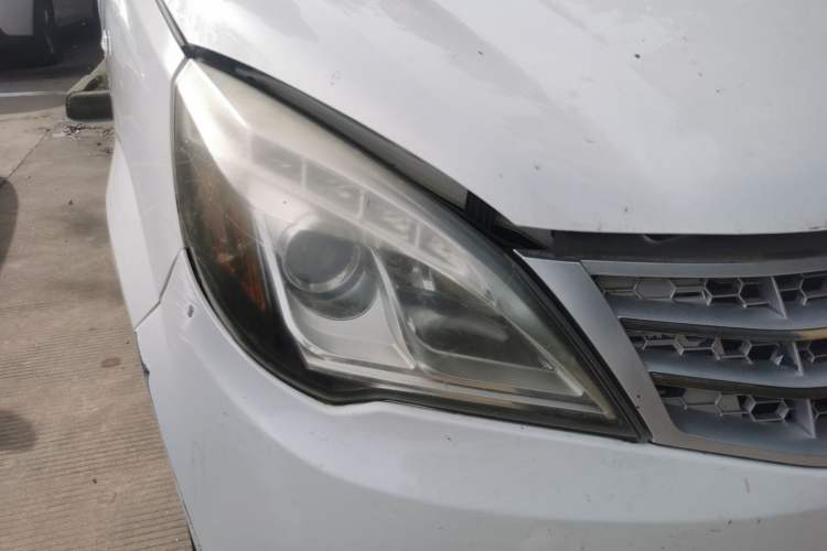 Used BAIC Weiwang M20 2014 1.5L Basic Version DAM15DL Right Front Headlight