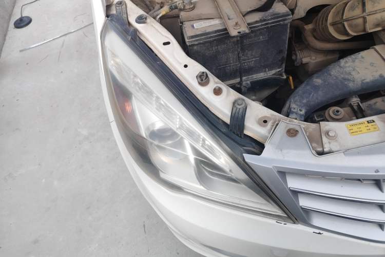 Used BAIC Weiwang M20 2014 1.5L practical type BJ415A Right Front Headlight