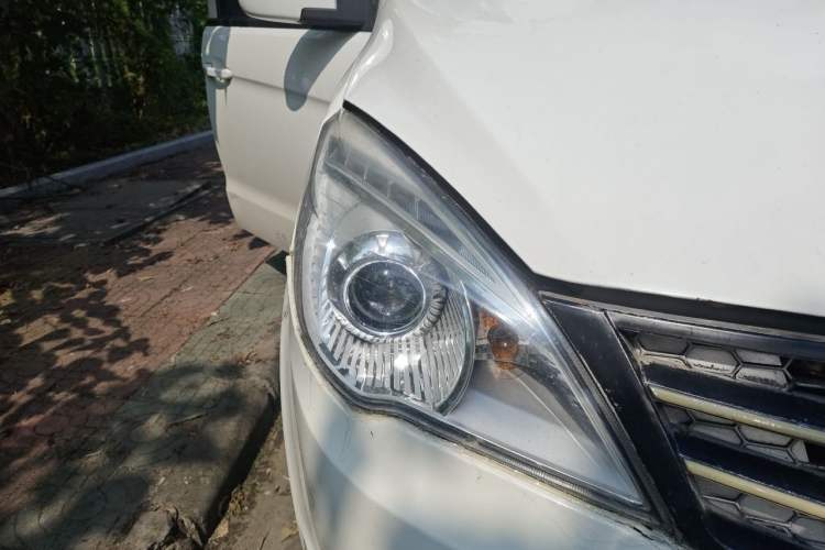 Used BAIC Weiwang M20 2014 1.5L Basic Version DAM15DL Right Front Headlight
