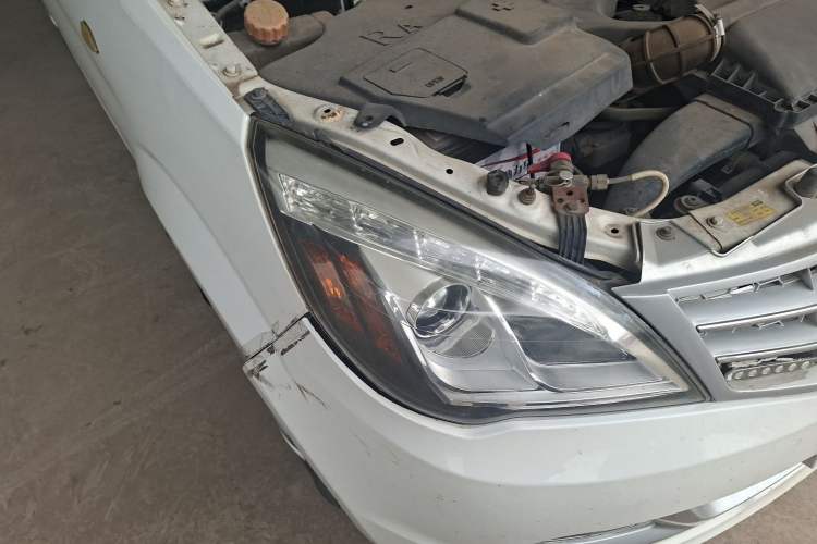 Used BAIC Weiwang M20 2014 1.5L practical type BJ415A Right Front Headlight