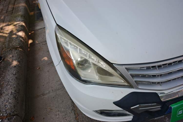 Used BAIC Weiwang M20 2014 1.5L practical type BJ415A Right Front Headlight