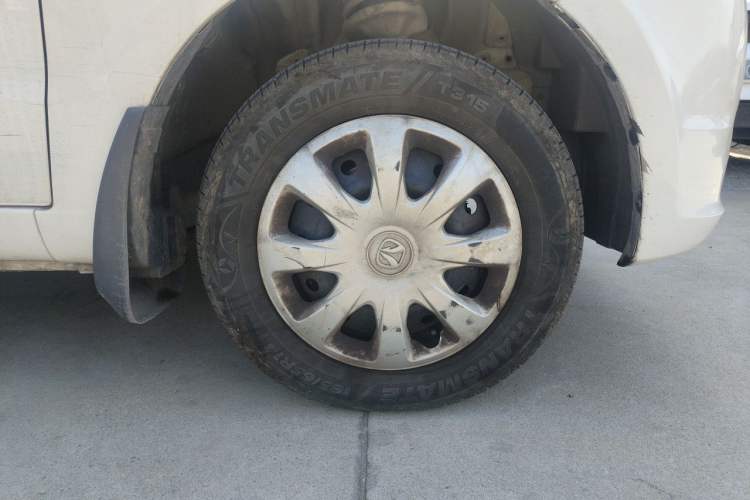 Used BAIC Weiwang M20 2014 1.5L Basic Version BJ415B Right Front Wheel Hub