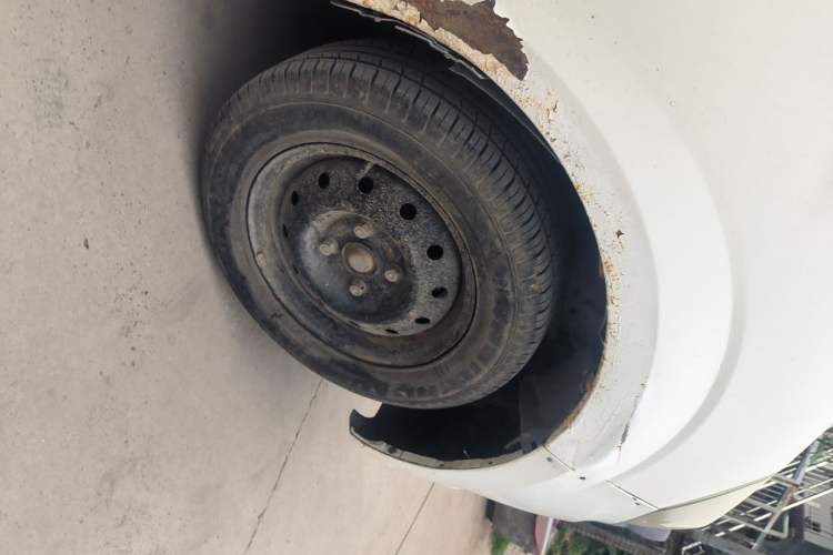 Used BAIC Weiwang M20  Right Front Wheel Hub