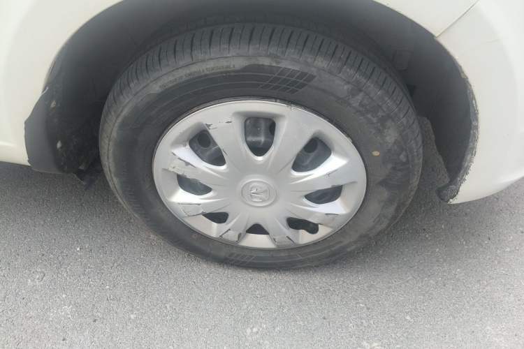 Used BAIC Weiwang M20 2014 1.5L Basic Version DAM15DL Right Front Wheel Hub