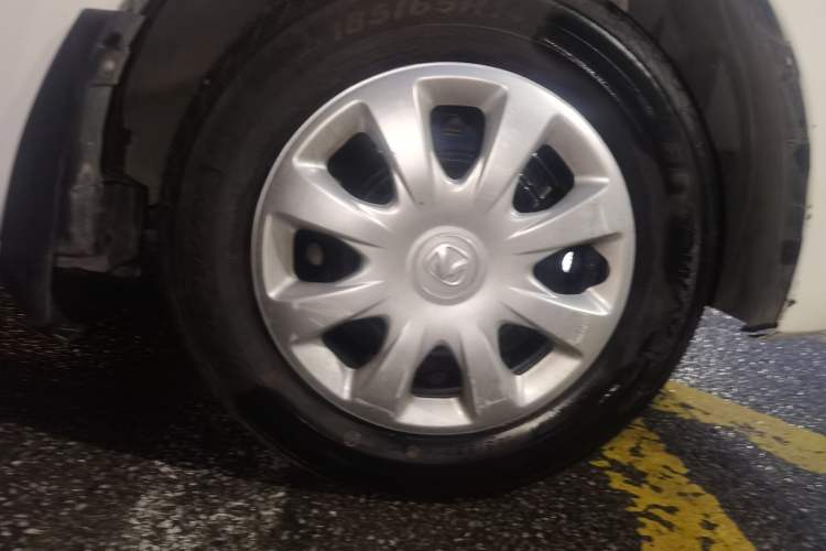 Used BAIC Weiwang M20 2014 1.5L practical type BJ415A Right Front Wheel Hub