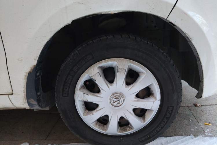 Used BAIC Weiwang M20 2014 1.5L Basic Version DAM15DL Right Front Wheel Hub
