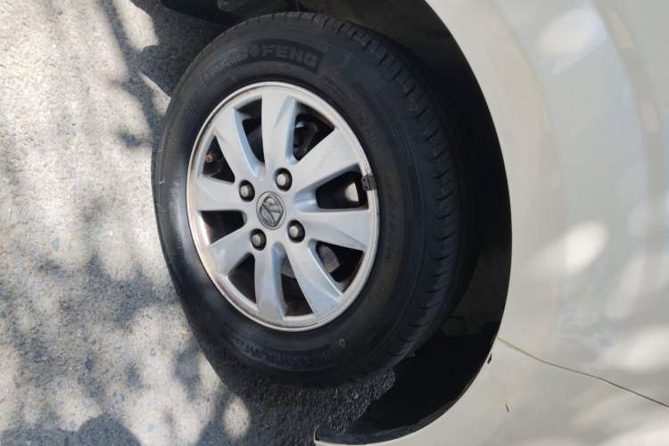 Used BAIC Weiwang M20 2014 1.5L Basic Version DAM15DL Right Front Wheel Hub