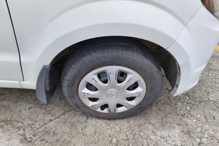 Used BAIC Weiwang M20 2014 1.5L Basic Version BJ415B Right Front Wheel Hub